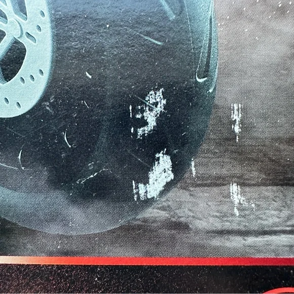 LEGO Technic The Batman Batcycle 42155 - Picture 8 of 10